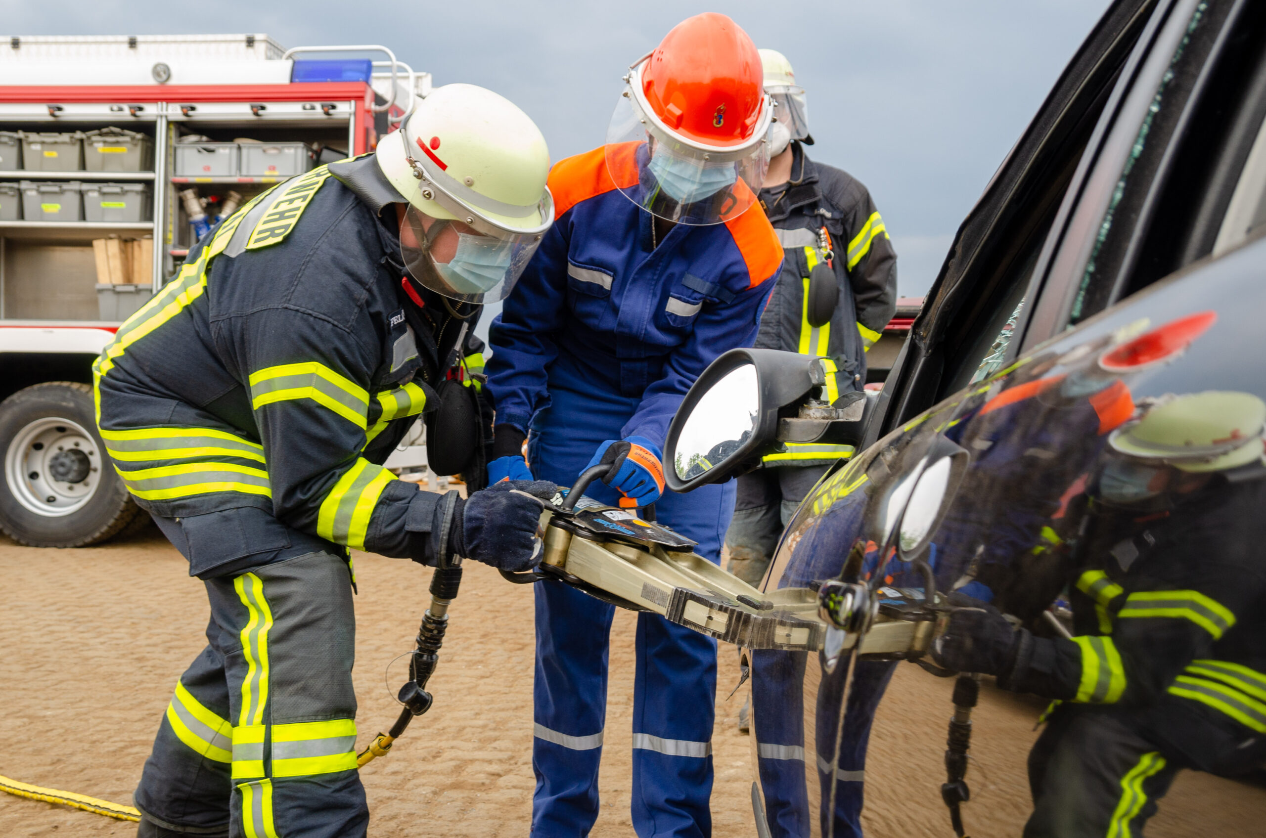 Jugendfeuerwehr übt mit schwerem Gerät